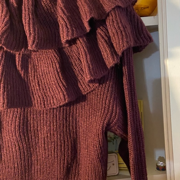 Sweater - Picture 6 of 8